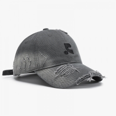 磨破棒球帽